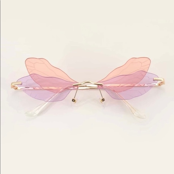 FINAL SALE PRICE Butterfly Sunglasses 🦋 - Picture 5 of 7